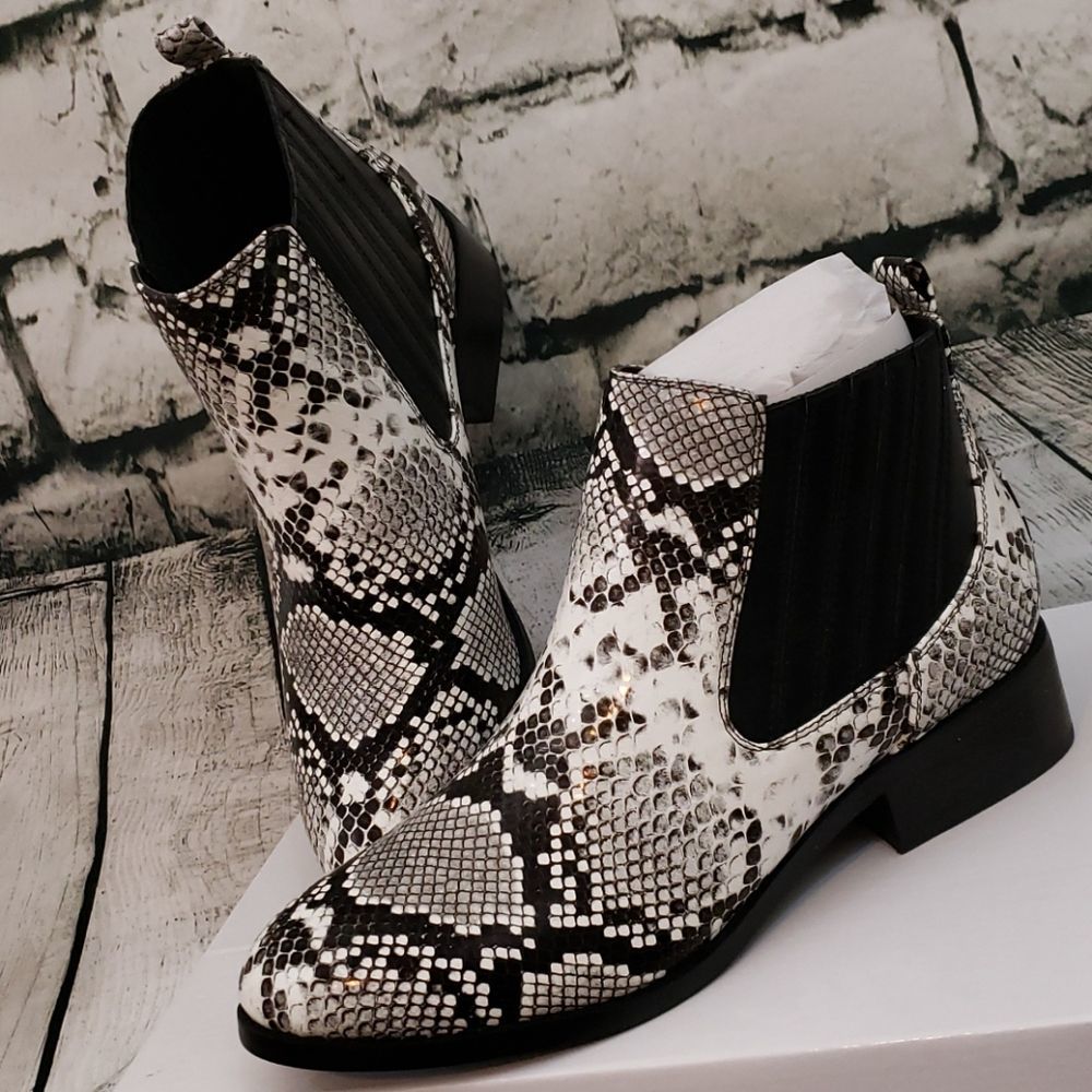 New Arider Girl cassie snake print boots